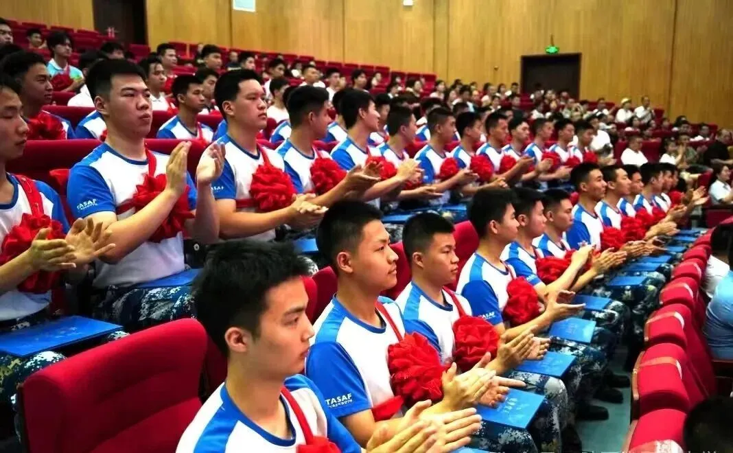 中考家长关注!2027年度陕西省空军青少年航空学校招生简章!-第10张图片-四季读书网