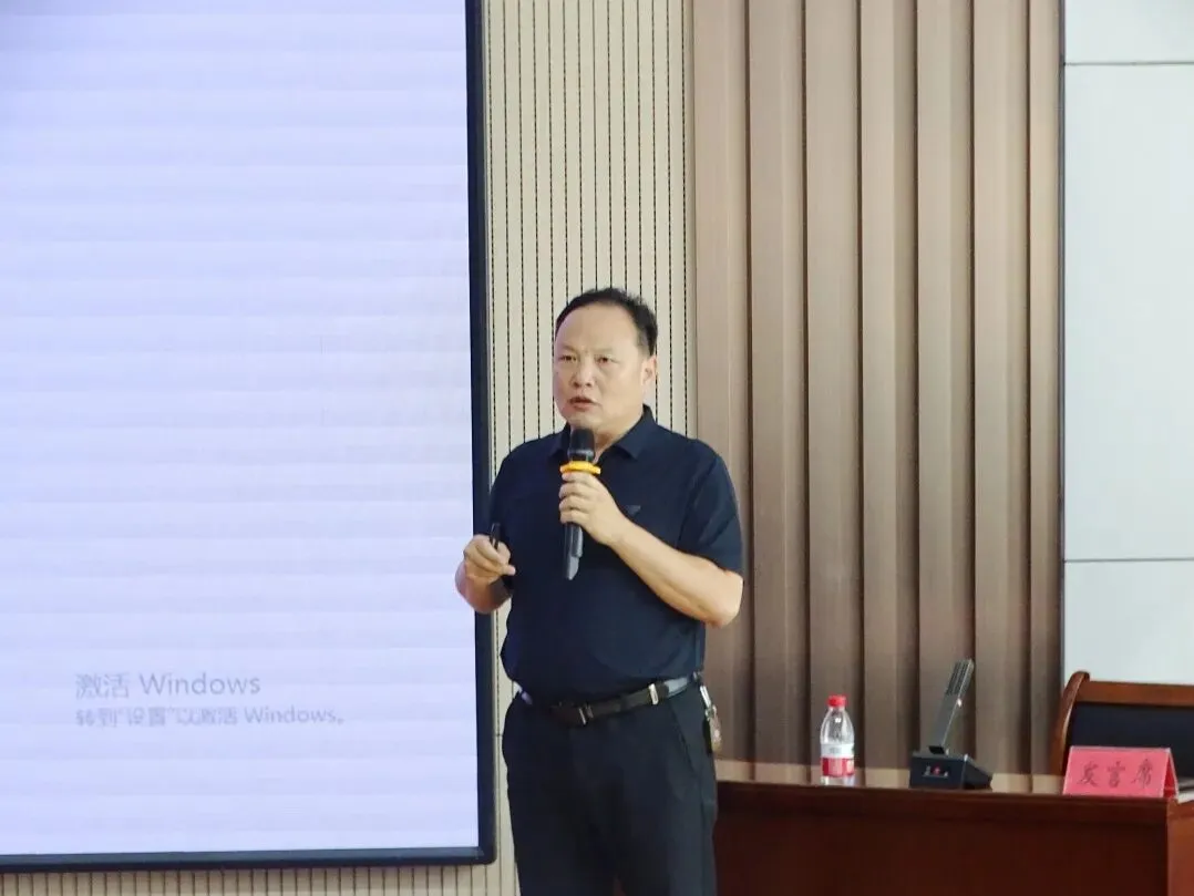 【校讯】复盘高考明得失   聚力备考启新程——临汾市2026年质量分析暨新高三备考工作会议-第3张图片-四季读书网