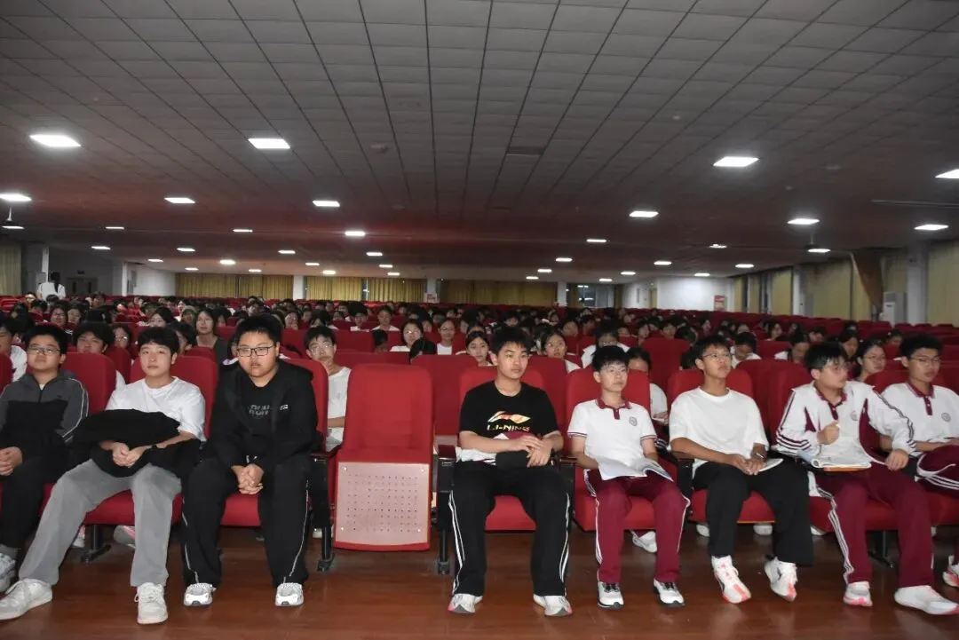 郑州四中上街校区初中部开展九年级中考规划专题讲座-第4张图片-四季读书网