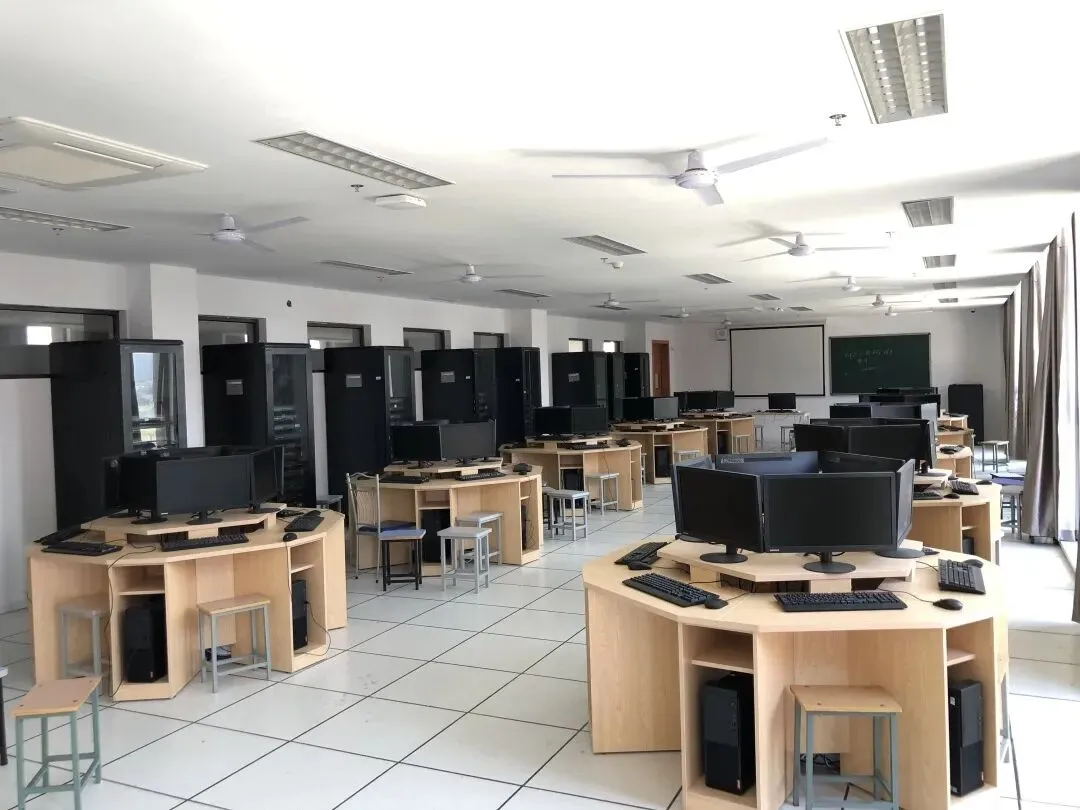 高考倒计时28天 | “筑梦科院 共创未来”,全国先进独立学院宁波大学科学技术学院为学子加油!-第13张图片-四季读书网