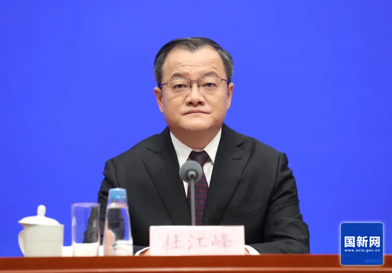 本科在扩容,高考在渡峰 ,“十五五”文件里,有高三家长要的答案-第7张图片-四季读书网