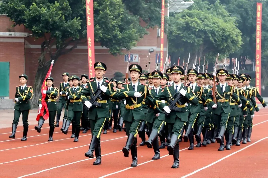 拾光叙成长,砺行启初三丨泸二外举行2027届初三升级典礼-第7张图片-四季读书网 拾光叙成长,砺行启初三丨泸二外举行2027届初三升级典礼-第7张图片-四季读书网