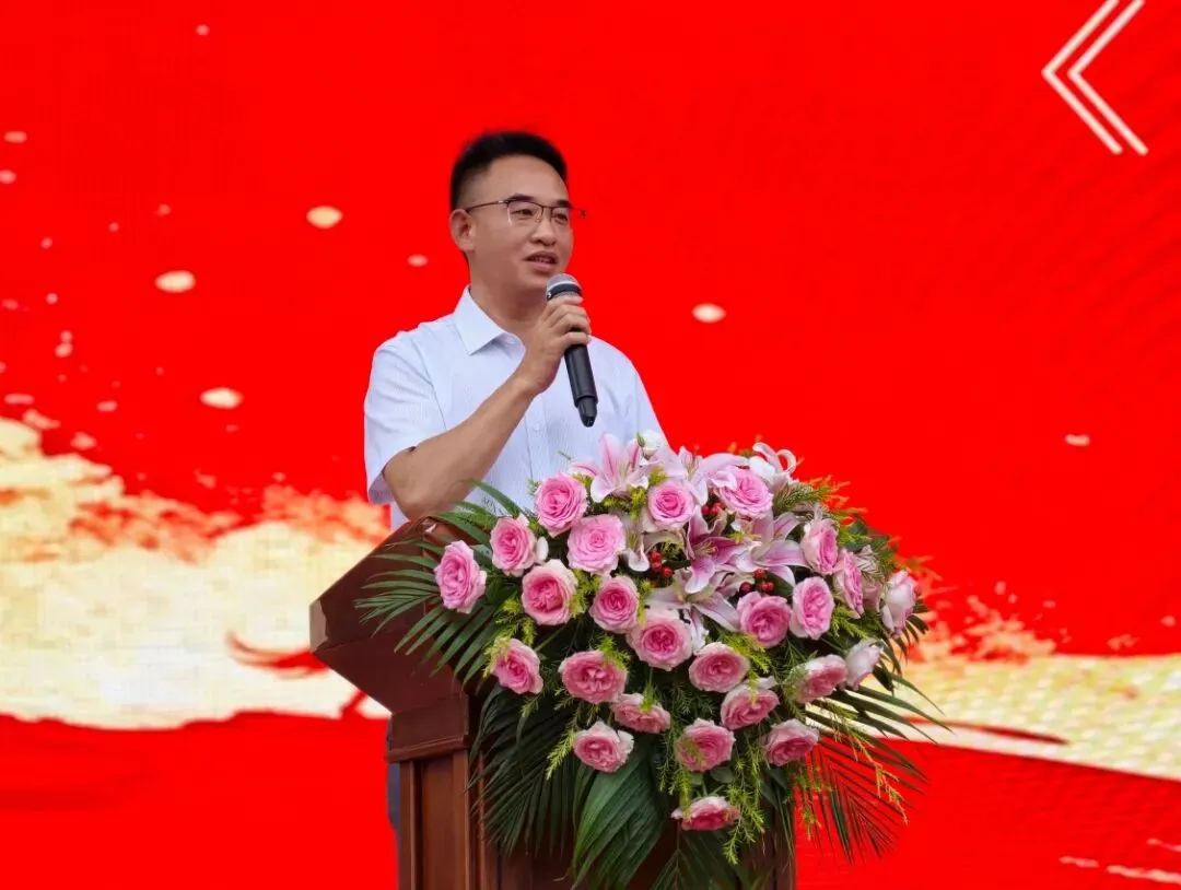 拾光叙成长,砺行启初三丨泸二外举行2027届初三升级典礼-第13张图片-四季读书网 拾光叙成长,砺行启初三丨泸二外举行2027届初三升级典礼-第13张图片-四季读书网
