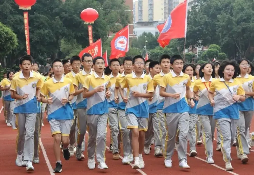 拾光叙成长,砺行启初三丨泸二外举行2027届初三升级典礼-第46张图片-四季读书网 拾光叙成长,砺行启初三丨泸二外举行2027届初三升级典礼-第46张图片-四季读书网