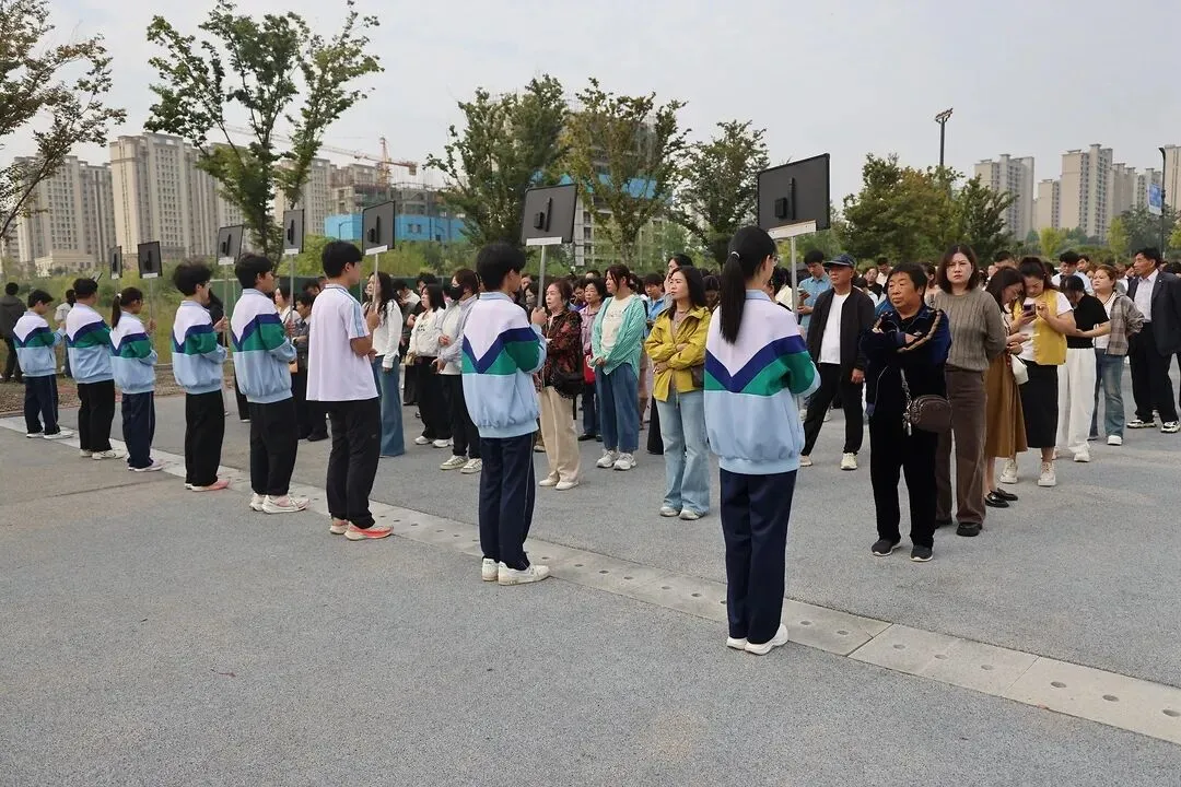 【家校共育】聚力初三关键期 携手共育少年行 ——三彩实验学校九年级家校联谊会纪实-第4张图片-四季读书网 【家校共育】聚力初三关键期 携手共育少年行 ——三彩实验学校九年级家校联谊会纪实-第4张图片-四季读书网