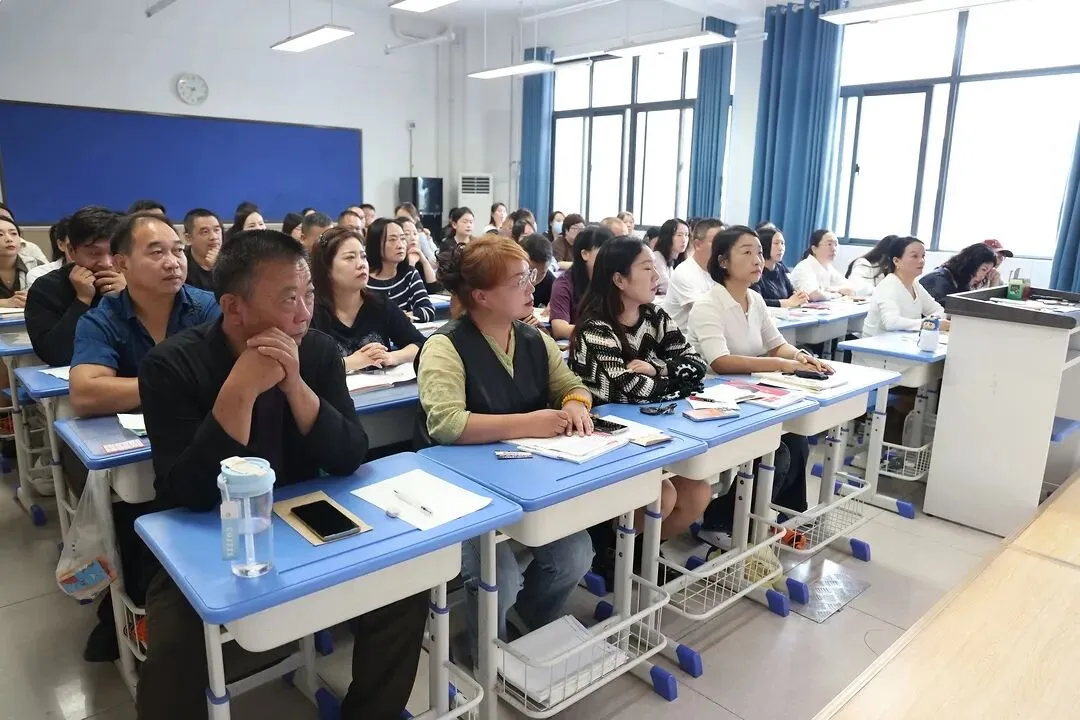 【家校共育】聚力初三关键期 携手共育少年行 ——三彩实验学校九年级家校联谊会纪实-第19张图片-四季读书网 【家校共育】聚力初三关键期 携手共育少年行 ——三彩实验学校九年级家校联谊会纪实-第19张图片-四季读书网