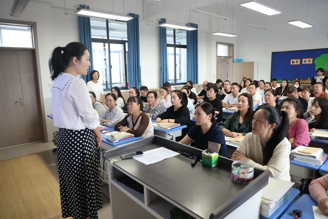 【家校共育】聚力初三关键期 携手共育少年行 ——三彩实验学校九年级家校联谊会纪实-第35张图片-四季读书网 【家校共育】聚力初三关键期 携手共育少年行 ——三彩实验学校九年级家校联谊会纪实-第35张图片-四季读书网
