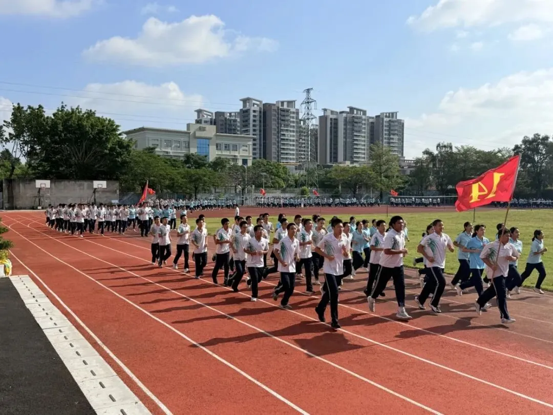 飒爽跑操展风采 凝心聚力奋中考 | 纪中民众中学初三年级开展九月跑操比赛-第11张图片-四季读书网 飒爽跑操展风采 凝心聚力奋中考 | 纪中民众中学初三年级开展九月跑操比赛-第11张图片-四季读书网