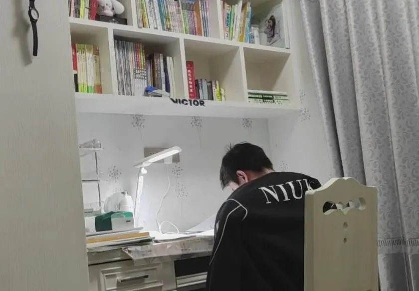 初三,努力不等于熬夜-第1张图片-四季读书网