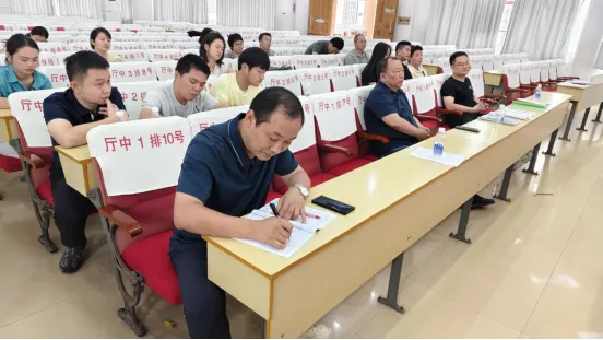 深研高考题 赋能新课堂——平江县高中物理名师工作室、平江一中物理教研组联合开展说题比赛-第3张图片-四季读书网