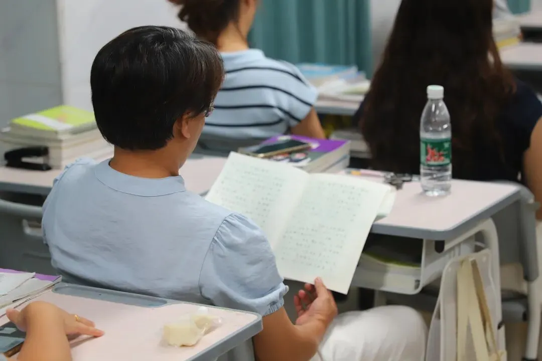 家校同频凝合力 师生共振备中考——博罗县第三中学召开2026年秋季学期九年级家长会-第21张图片-四季读书网 家校同频凝合力 师生共振备中考——博罗县第三中学召开2026年秋季学期九年级家长会-第21张图片-四季读书网