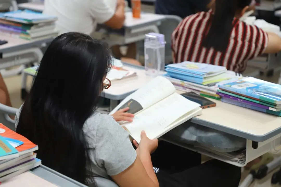 家校同频凝合力 师生共振备中考——博罗县第三中学召开2026年秋季学期九年级家长会-第23张图片-四季读书网 家校同频凝合力 师生共振备中考——博罗县第三中学召开2026年秋季学期九年级家长会-第23张图片-四季读书网