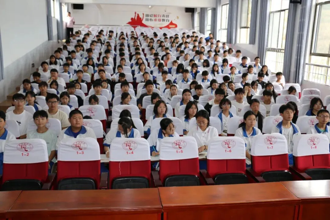 家校同心聚力 共筑中考梦想——拖布卡中学召开2026年秋季学期九年级家长会-第18张图片-四季读书网