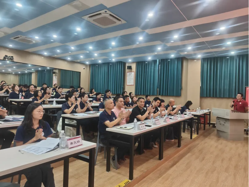 凝心聚力备中考,精准赋能促提升|桂林市尚贤学校2027届初三备考交流会-第10张图片-四季读书网 凝心聚力备中考,精准赋能促提升|桂林市尚贤学校2027届初三备考交流会-第10张图片-四季读书网