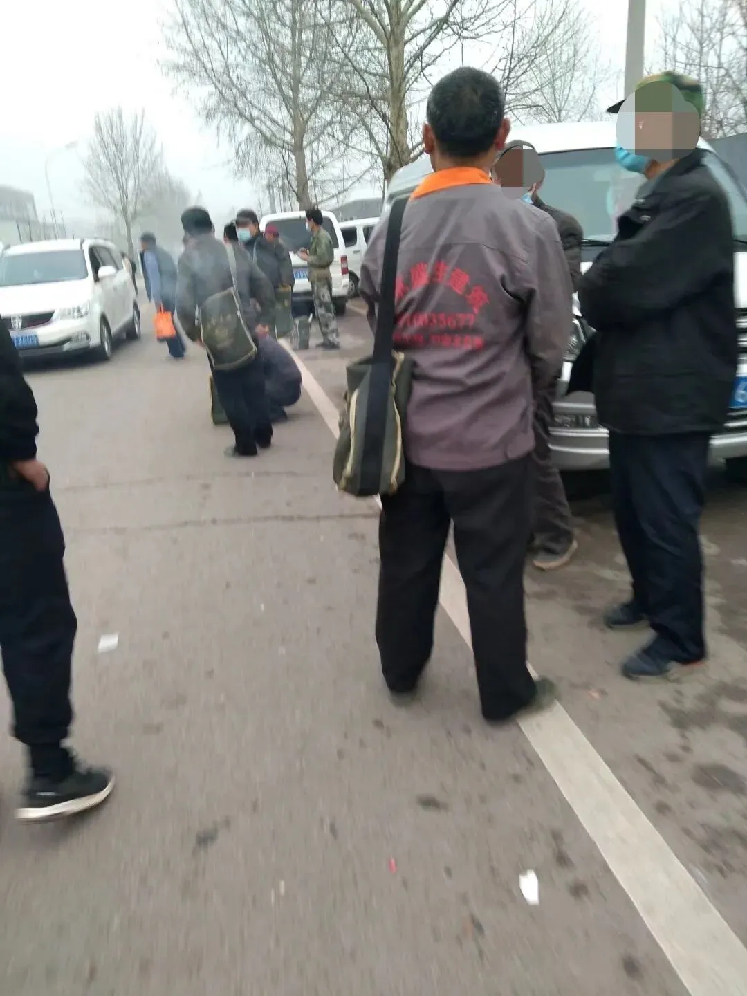 疫情那年为攒钱来终南山隐居,大年初二来北京打零工正值淡季,每天扛塑料管、背渣土,我的生活富含9个智慧与禅理,专治精神内耗-第38张图片-四季读书网