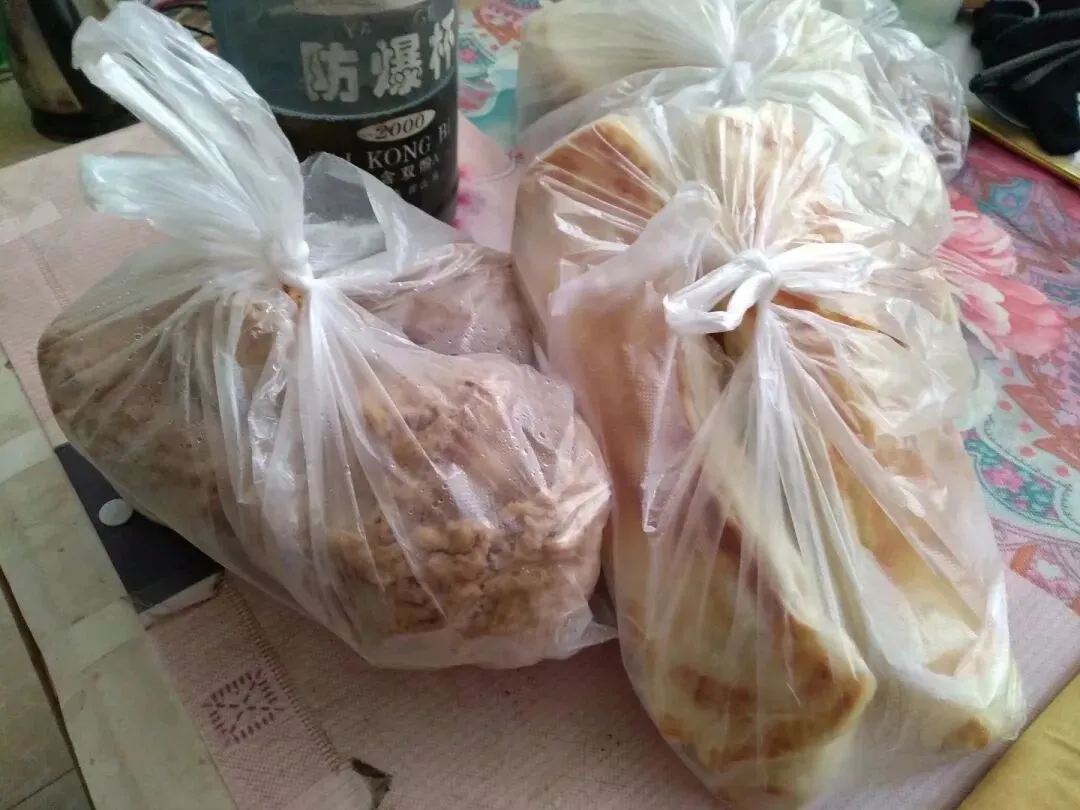 疫情那年为攒钱来终南山隐居,大年初二来北京打零工正值淡季,每天扛塑料管、背渣土,我的生活富含9个智慧与禅理,专治精神内耗-第52张图片-四季读书网