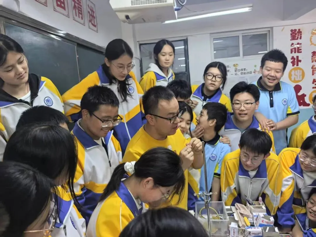 验探真知 化学启思维|初三年级开展氧气制取实验课-第2张图片-四季读书网