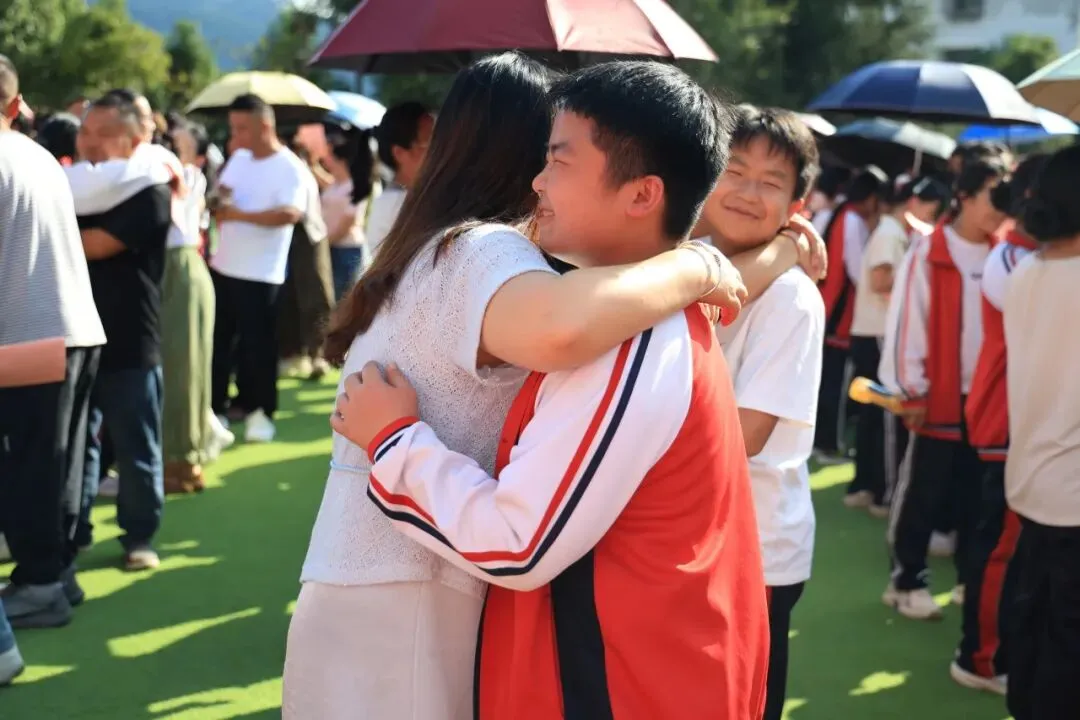 凝心聚力备中考,家校同心启新程——台江二中隆重举行2027届动员大会暨家长会-第43张图片-四季读书网 凝心聚力备中考,家校同心启新程——台江二中隆重举行2027届动员大会暨家长会-第43张图片-四季读书网