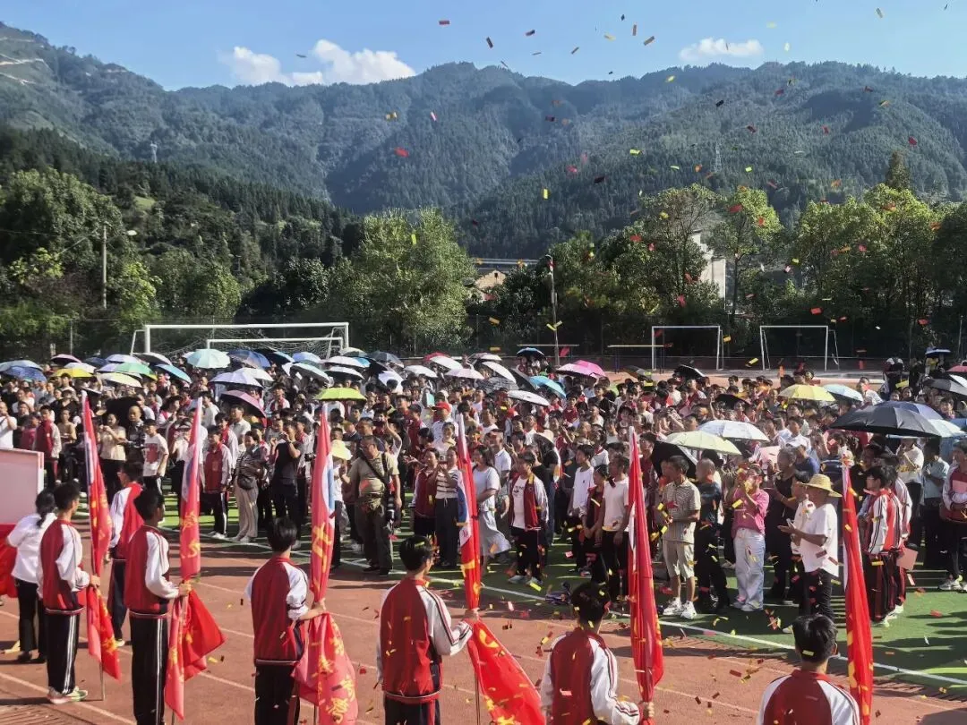 凝心聚力备中考,家校同心启新程——台江二中隆重举行2027届动员大会暨家长会-第57张图片-四季读书网 凝心聚力备中考,家校同心启新程——台江二中隆重举行2027届动员大会暨家长会-第57张图片-四季读书网