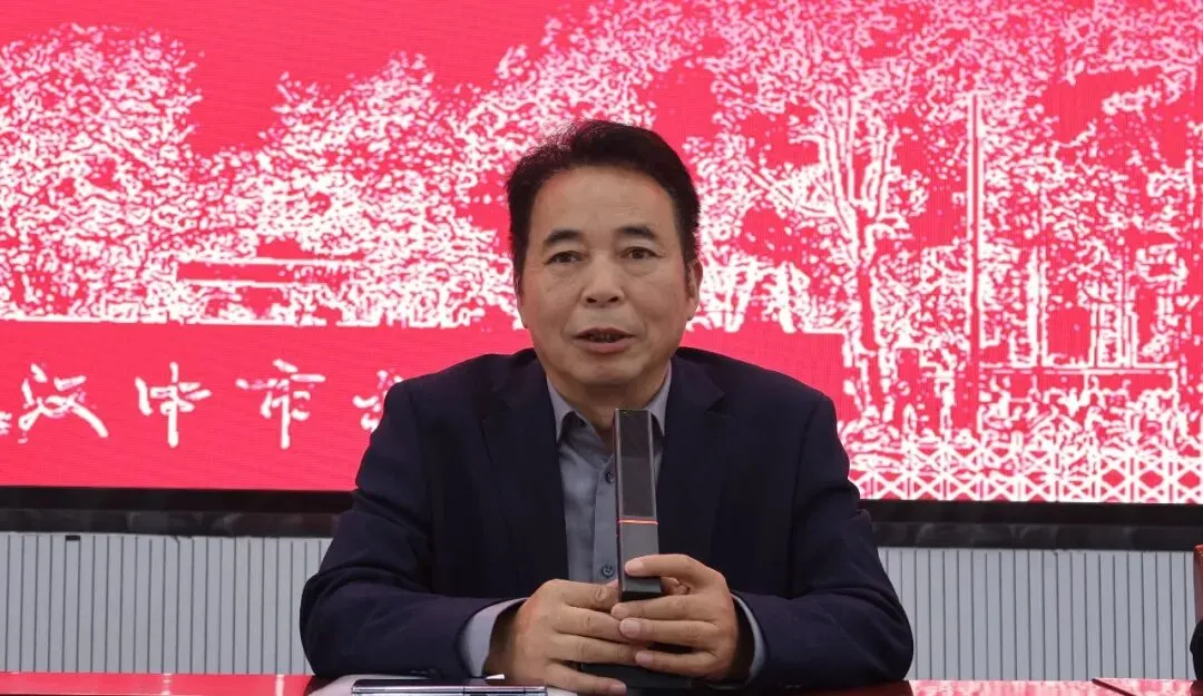凝心聚力战高考,家校携手筑未来——汉中市杨河学校高三年级第一次家长会成功举办-第6张图片-四季读书网