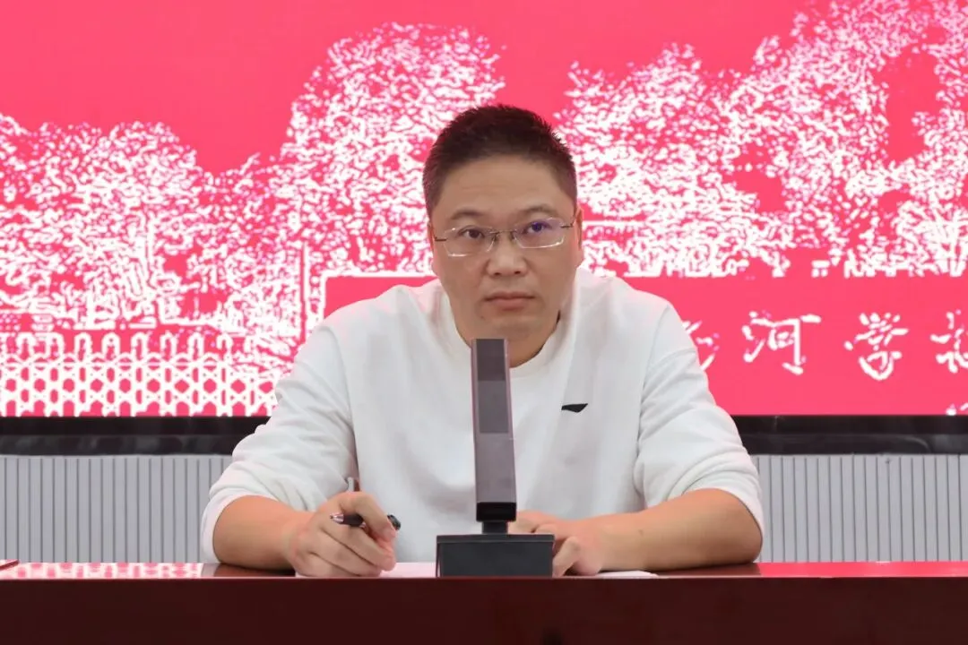 凝心聚力战高考,家校携手筑未来——汉中市杨河学校高三年级第一次家长会成功举办-第7张图片-四季读书网