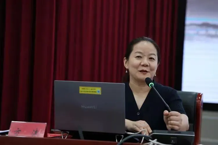 聚焦中考质量分析 共探课堂提质路径——2026年海南省中考语文学科质量分析培训会纪实-第19张图片-四季读书网
