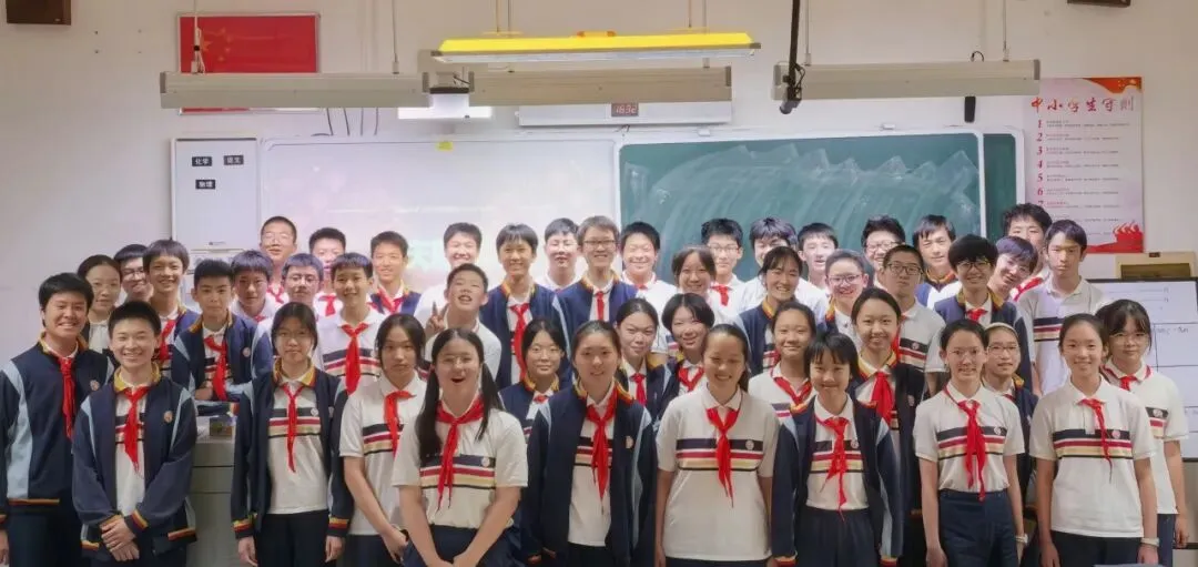 青春放歌迎盛世,欢歌笑语颂华章——初三年级国庆联欢-第29张图片-四季读书网 青春放歌迎盛世,欢歌笑语颂华章——初三年级国庆联欢-第29张图片-四季读书网