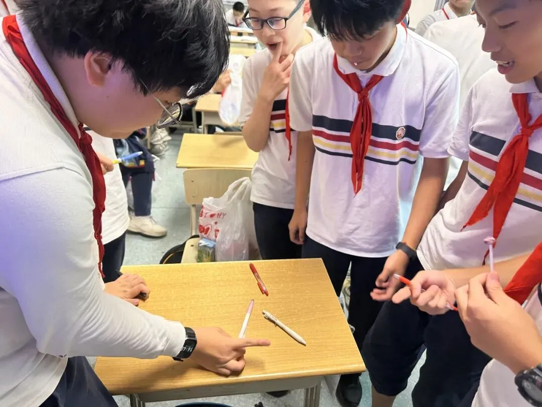 青春放歌迎盛世,欢歌笑语颂华章——初三年级国庆联欢-第35张图片-四季读书网 青春放歌迎盛世,欢歌笑语颂华章——初三年级国庆联欢-第35张图片-四季读书网