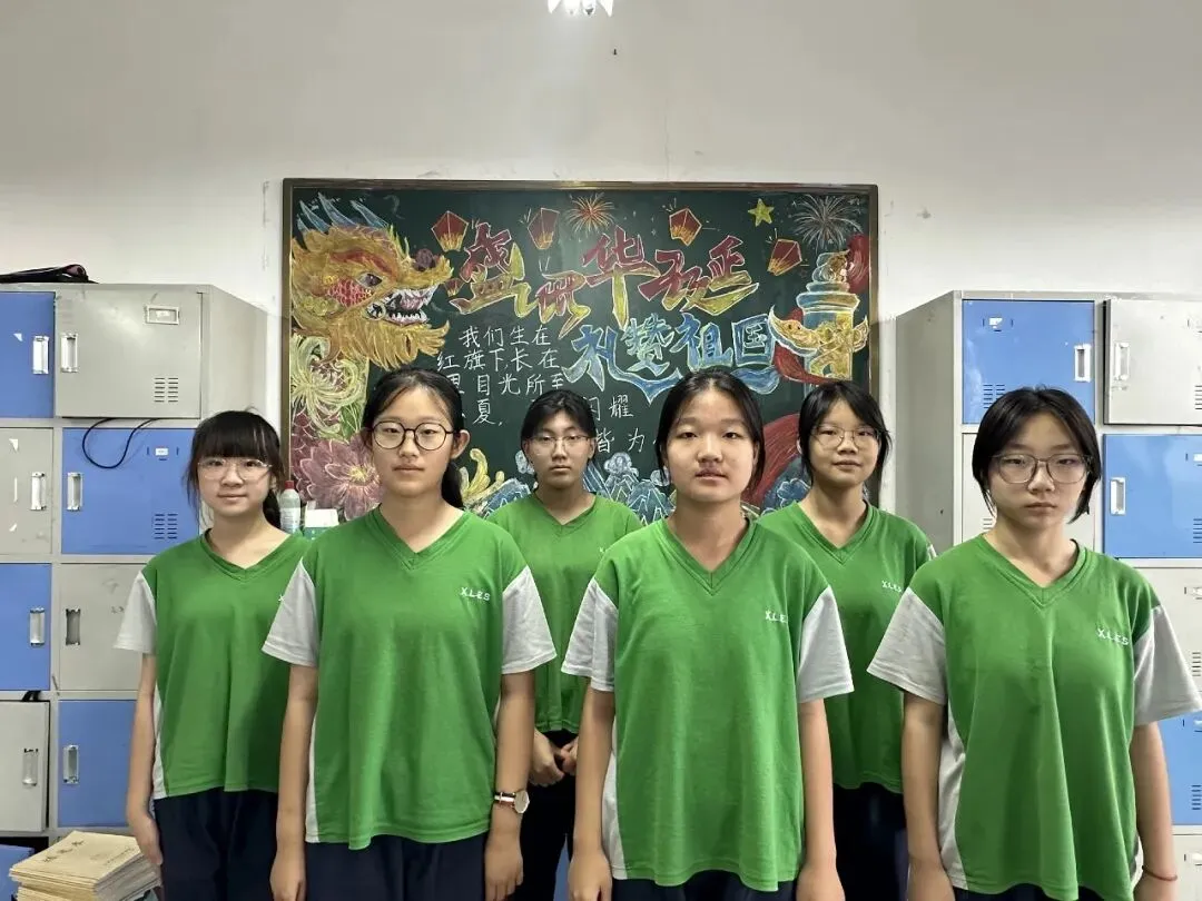 丹青绘盛世 少年献华章|北校初二学子创作黑板报为祖国献礼-第19张图片-四季读书网