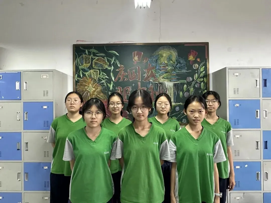 丹青绘盛世 少年献华章|北校初二学子创作黑板报为祖国献礼-第23张图片-四季读书网