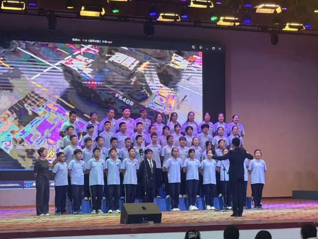 【实中关注】歌声颂祖国,红心向未来——初二年级迎国庆红歌合唱比赛圆满落幕-第6张图片-四季读书网