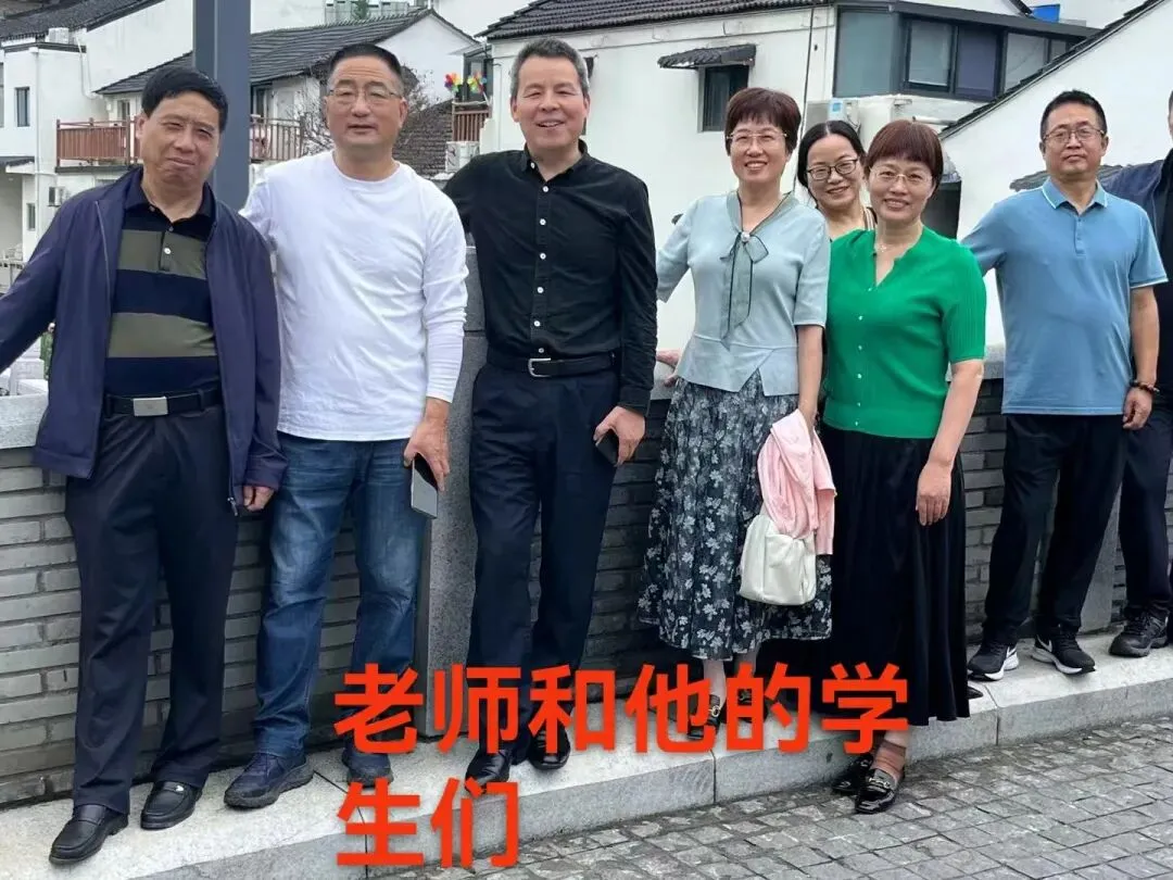 《我的初三班主任------董国军》-第3张图片-四季读书网