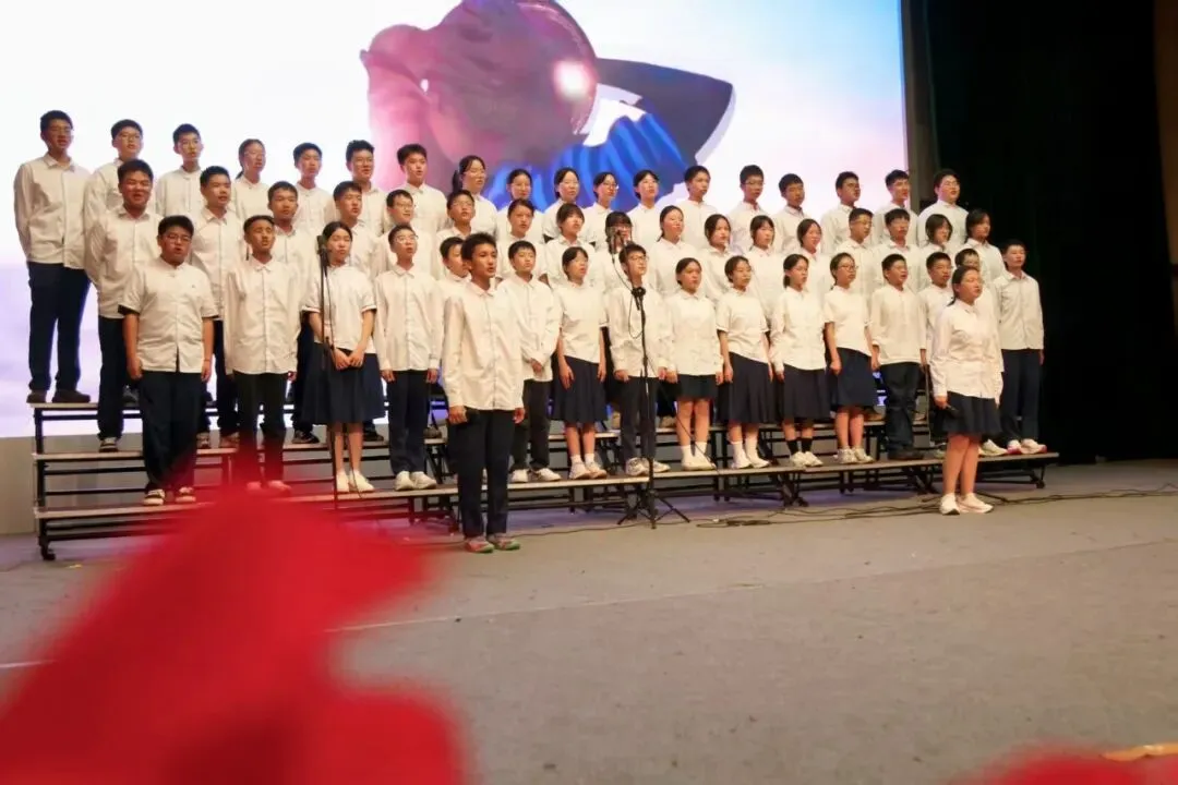 声燃初二韶华,唱响少年山海|西昌天立初二年级班歌比赛-第5张图片-四季读书网