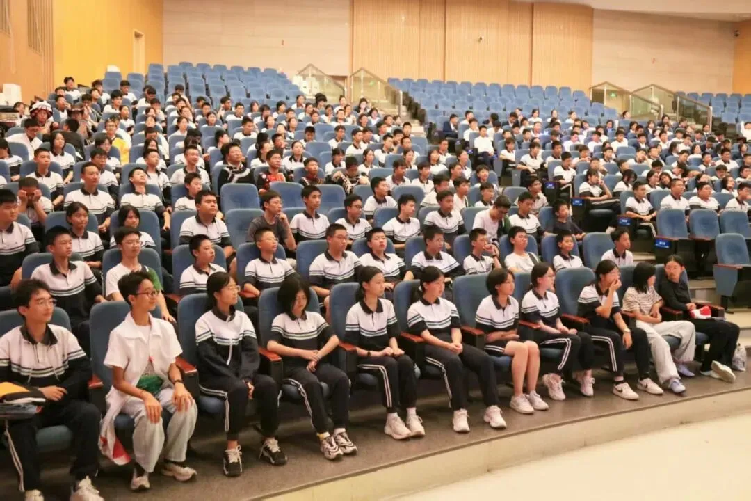 声燃初二韶华,唱响少年山海|西昌天立初二年级班歌比赛-第22张图片-四季读书网