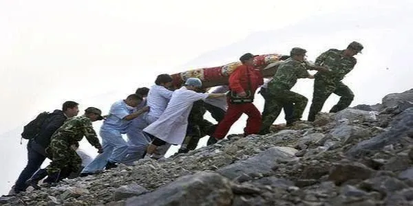 高考倒数第一却大摆宴席,汶川地震冒死连救7人的小英雄,为何沦为“阶下囚”?-第2张图片-四季读书网 高考倒数第一却大摆宴席,汶川地震冒死连救7人的小英雄,为何沦为“阶下囚”?-第2张图片-四季读书网