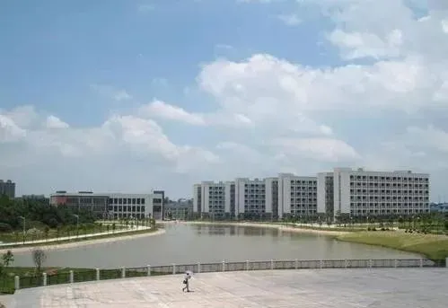 广东艺术职业学院2026年春季高考(学考)录取分数、招生计划、院校环境!-第26张图片-四季读书网 广东艺术职业学院2026年春季高考(学考)录取分数、招生计划、院校环境!-第26张图片-四季读书网