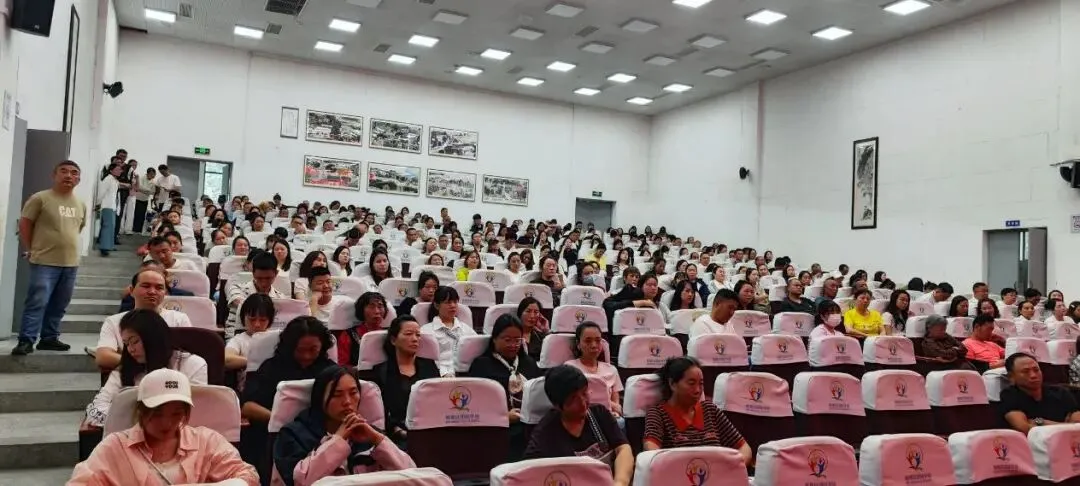 初二启新程 筑梦共前行——郫都区团结学校八年级家长会圆满召开-第13张图片-四季读书网