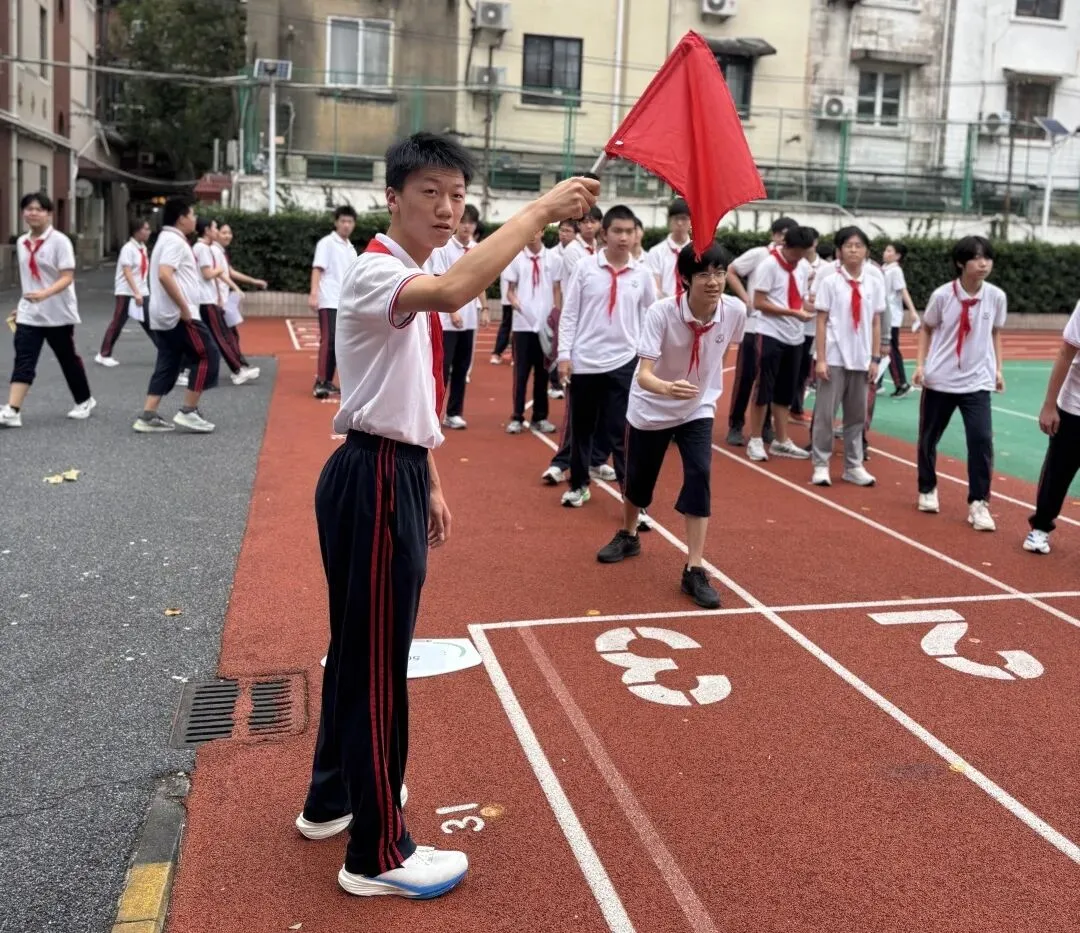 【初三年级乐动比赛日】哨声一响,初三操场热闹了-第18张图片-四季读书网 【初三年级乐动比赛日】哨声一响,初三操场热闹了-第18张图片-四季读书网