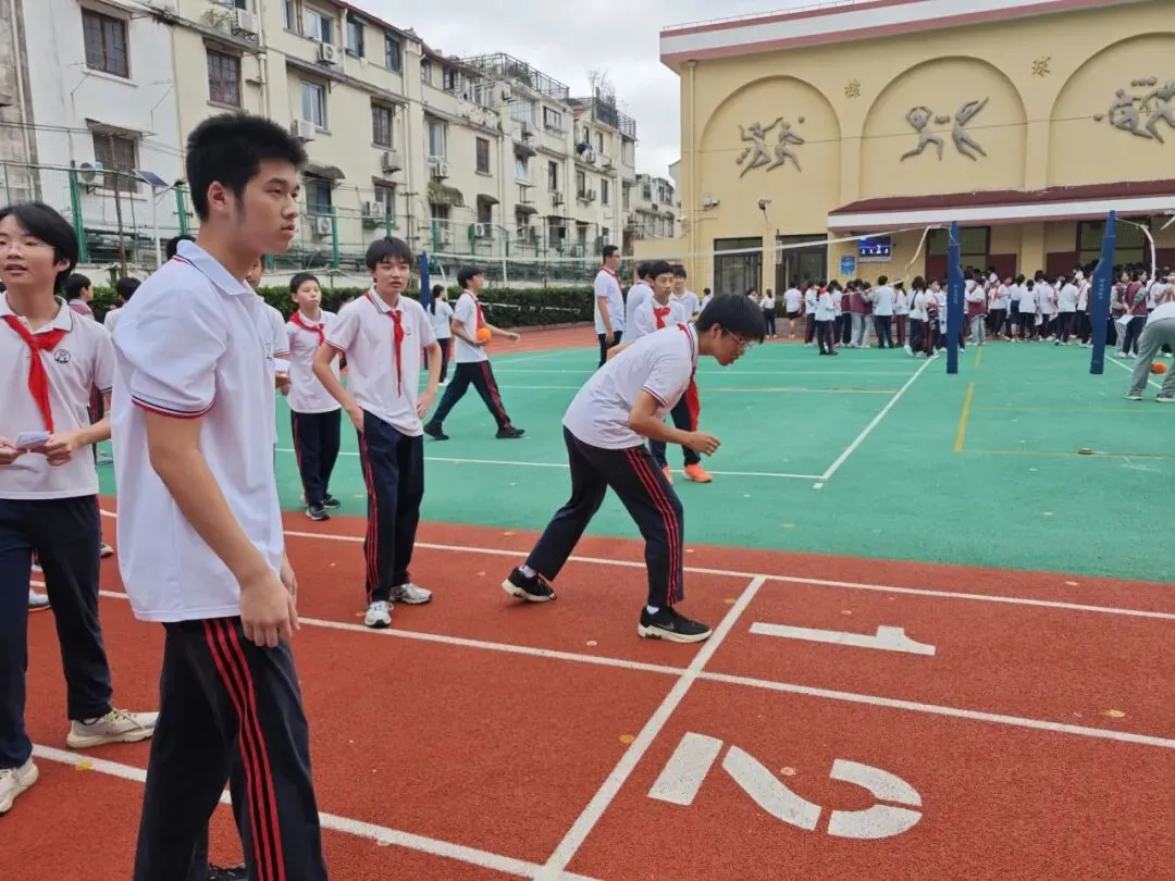 【初三年级乐动比赛日】哨声一响,初三操场热闹了-第19张图片-四季读书网 【初三年级乐动比赛日】哨声一响,初三操场热闹了-第19张图片-四季读书网
