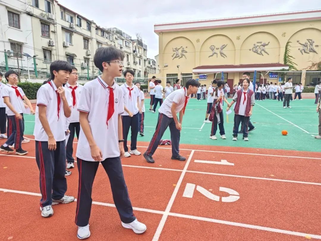 【初三年级乐动比赛日】哨声一响,初三操场热闹了-第20张图片-四季读书网 【初三年级乐动比赛日】哨声一响,初三操场热闹了-第20张图片-四季读书网