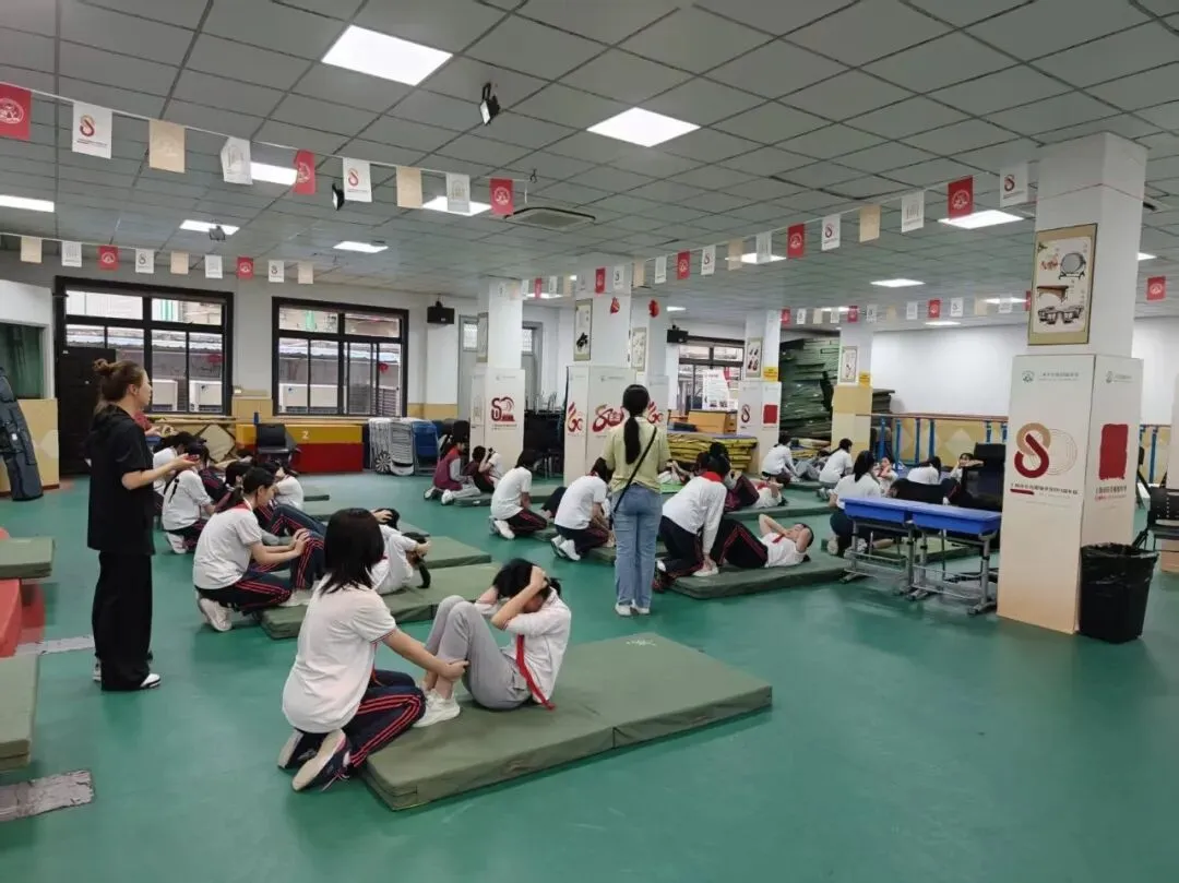 【初三年级乐动比赛日】哨声一响,初三操场热闹了-第33张图片-四季读书网 【初三年级乐动比赛日】哨声一响,初三操场热闹了-第33张图片-四季读书网