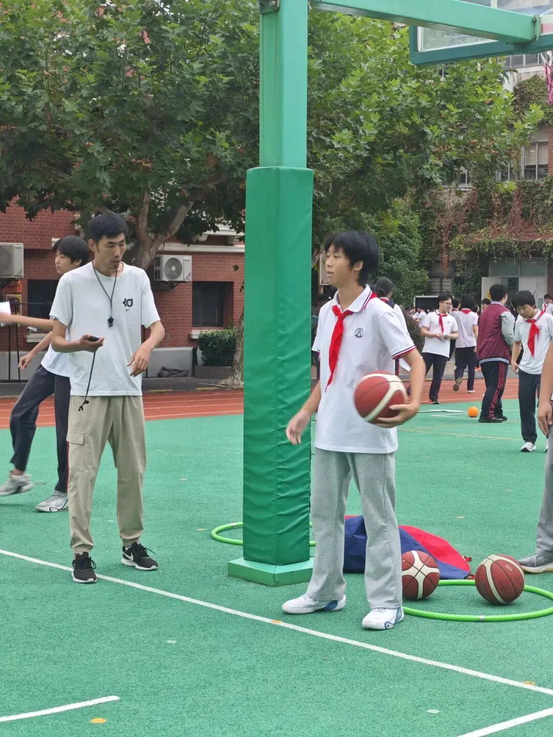 【初三年级乐动比赛日】哨声一响,初三操场热闹了-第43张图片-四季读书网 【初三年级乐动比赛日】哨声一响,初三操场热闹了-第43张图片-四季读书网