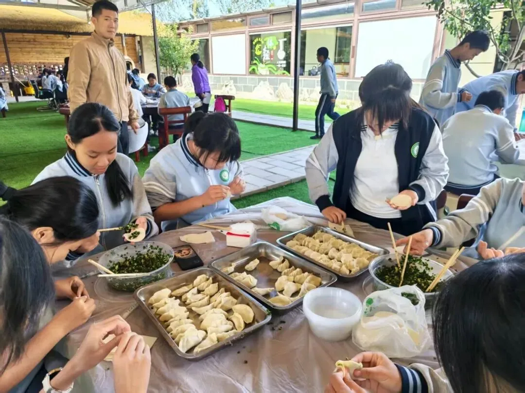躬耕田野间 砺志少年行——桥梓中学初二年级兆丰小麦科创园研学纪实-第33张图片-四季读书网
