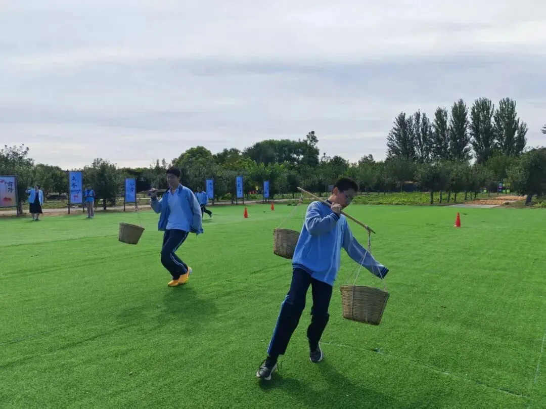 躬耕田野间 砺志少年行——桥梓中学初二年级兆丰小麦科创园研学纪实-第45张图片-四季读书网