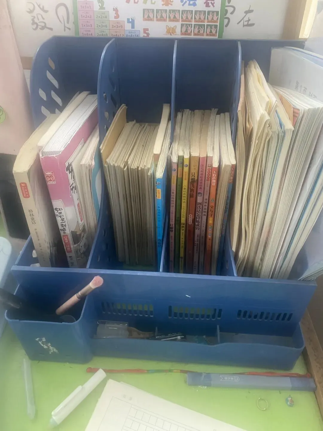 那个被试卷塞得鼓鼓囊囊的书包,藏着孩子不敢说的“累”-第3张图片-四季读书网