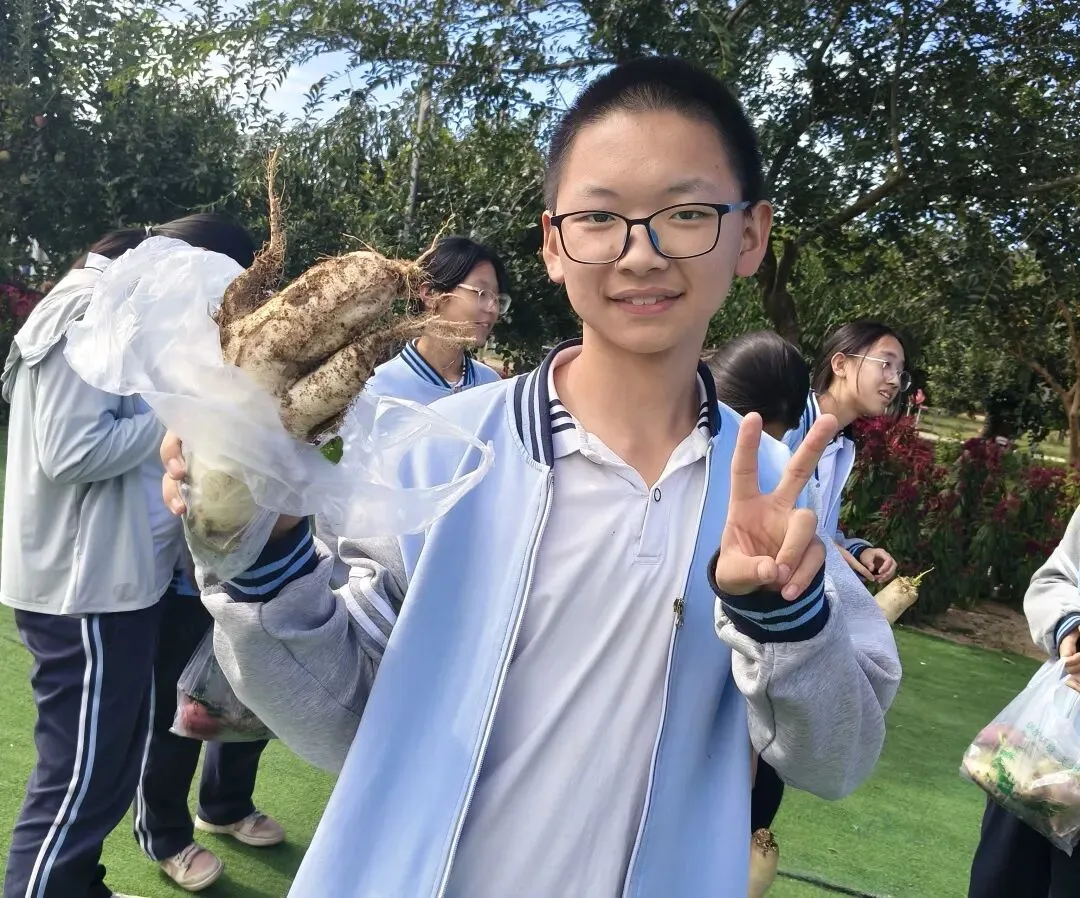 躬耕田野间 砺志少年行——桥梓中学初二年级兆丰小麦科创园研学纪实-第56张图片-四季读书网