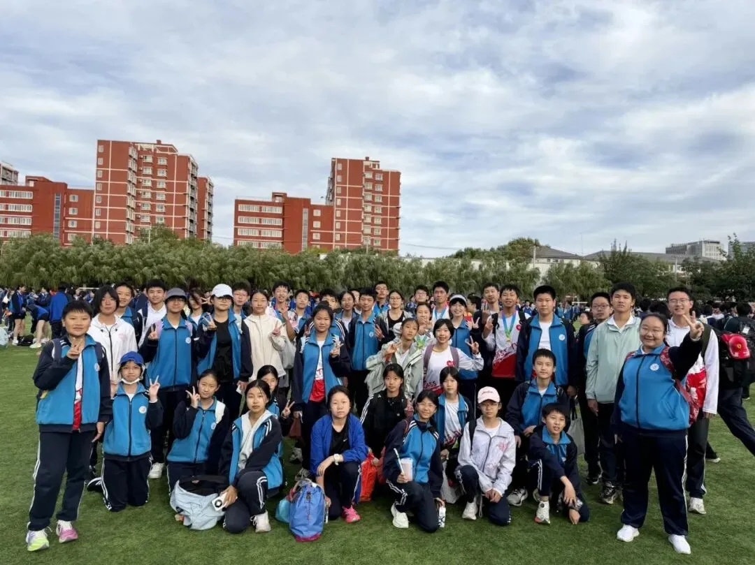 驰骋赛场展风采,热血青春绽芳华——初二铭恩2班运动会-第19张图片-四季读书网