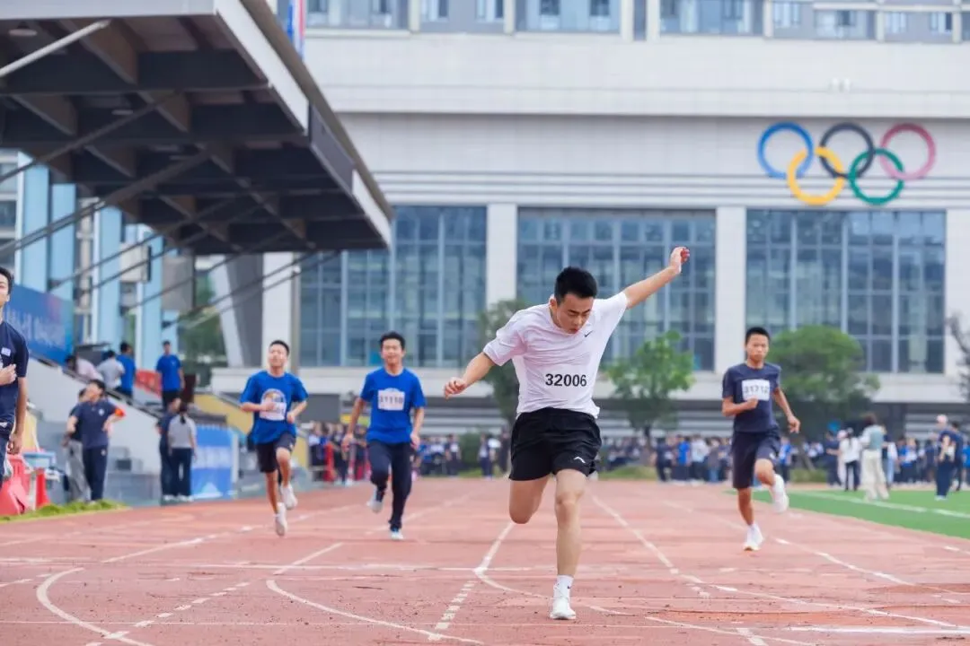 且趁长风起,少年竞锋芒 | 初三运动会精彩集锦-第12张图片-四季读书网 且趁长风起,少年竞锋芒 | 初三运动会精彩集锦-第12张图片-四季读书网