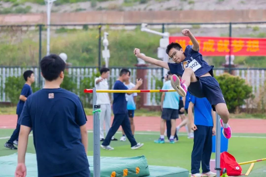 且趁长风起,少年竞锋芒 | 初三运动会精彩集锦-第20张图片-四季读书网 且趁长风起,少年竞锋芒 | 初三运动会精彩集锦-第20张图片-四季读书网