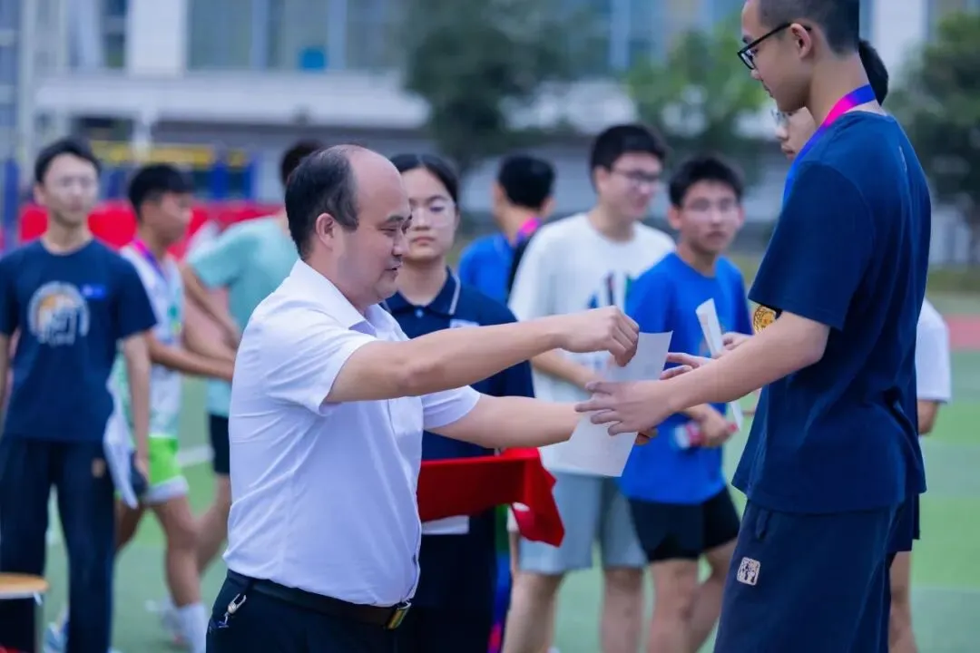 且趁长风起,少年竞锋芒 | 初三运动会精彩集锦-第98张图片-四季读书网 且趁长风起,少年竞锋芒 | 初三运动会精彩集锦-第98张图片-四季读书网